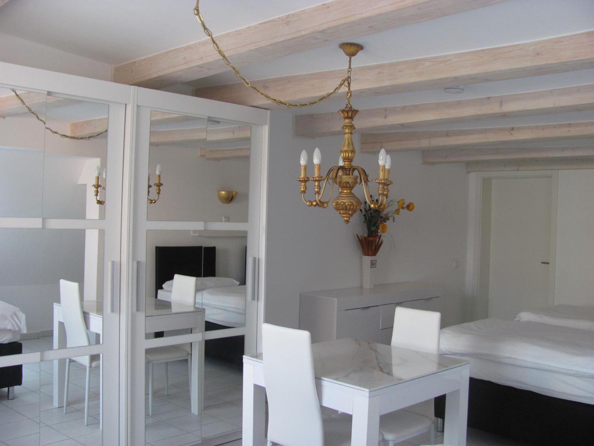 Apartment Storchenfaerbe Мемминген Номер фото